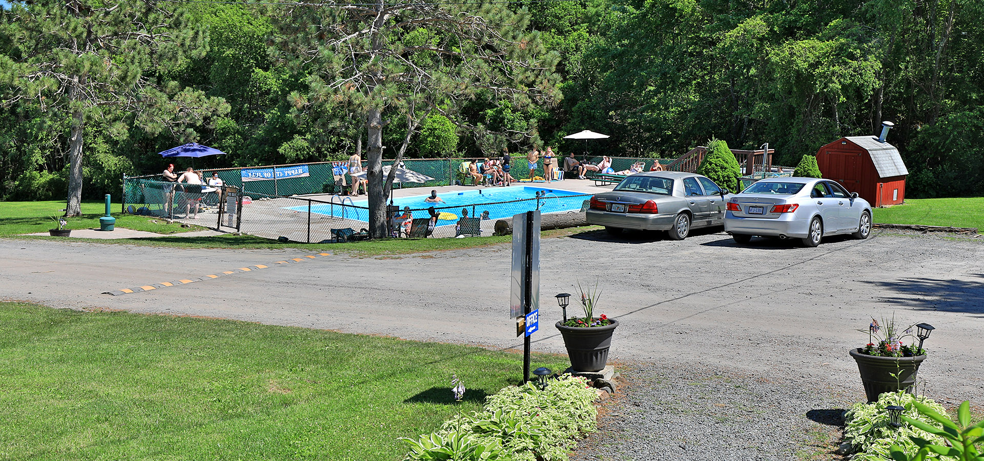 Swimming Pool at Country Roads Campground